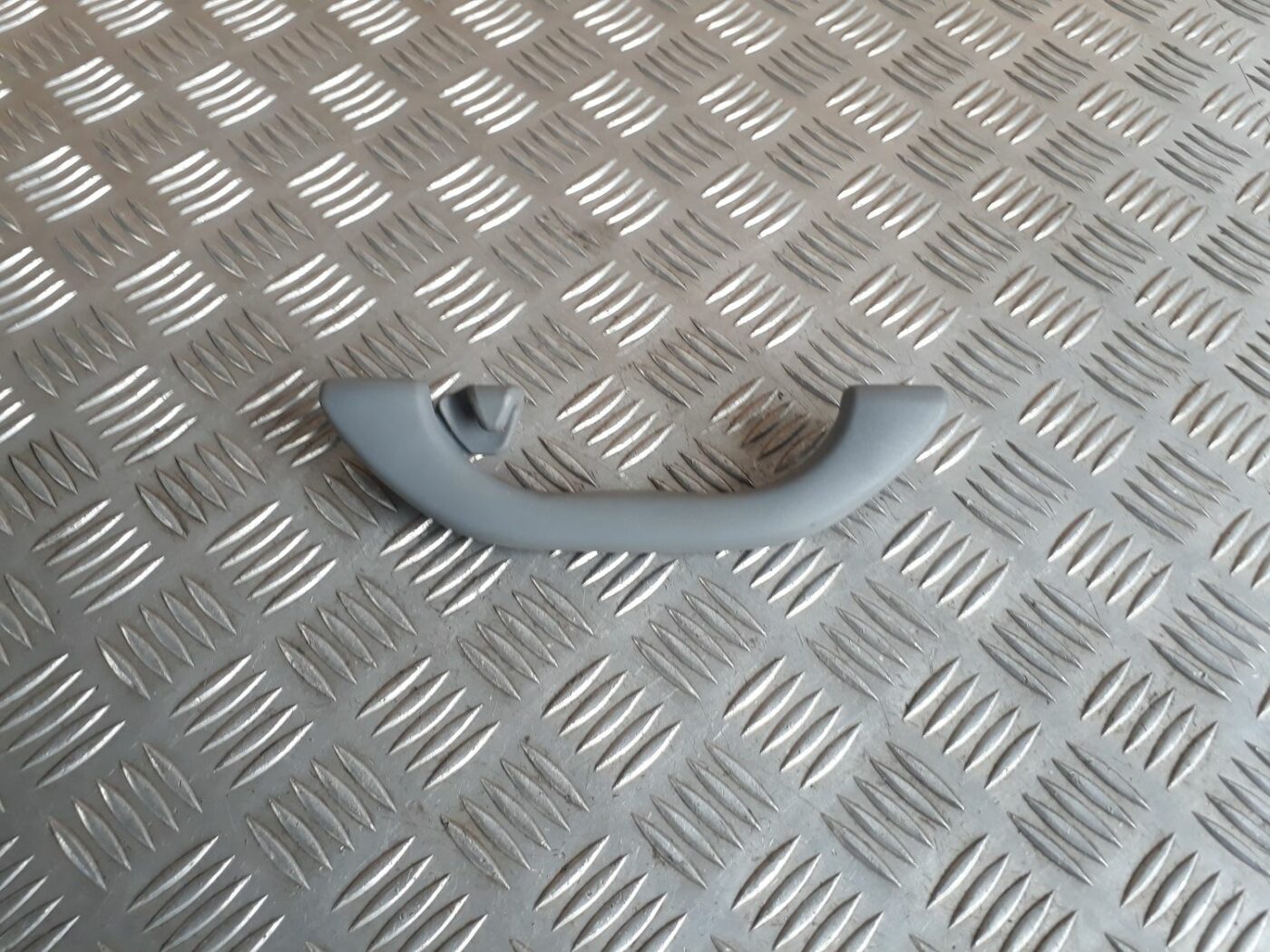 Salona rokturis griestos priekš AUDI A4 2000 AVANT 1 Salona rokturis griestos priekš AUDI A4 2000 AVANT