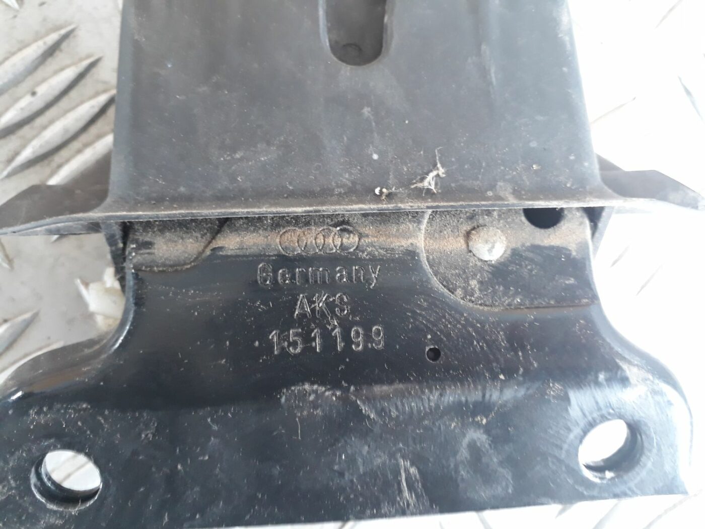 Bagāžnieka vāka slēdzene priekš AUDI A4 2000 AVANT 4 Bagāžnieka vāka slēdzene priekš AUDI A4 2000 AVANT