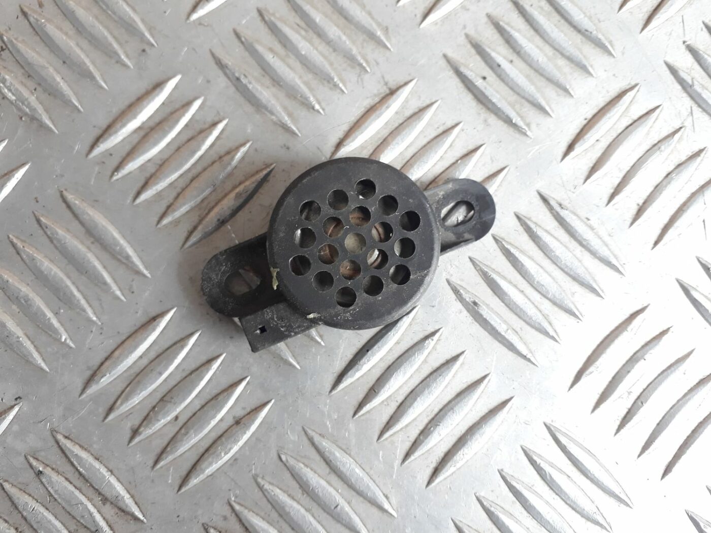 Autostāvvietas sistēmas skaņas signāls priekš AUDI A4 2000 AVANT 2 Autostāvvietas sistēmas skaņas signāls priekš AUDI A4 2000 AVANT