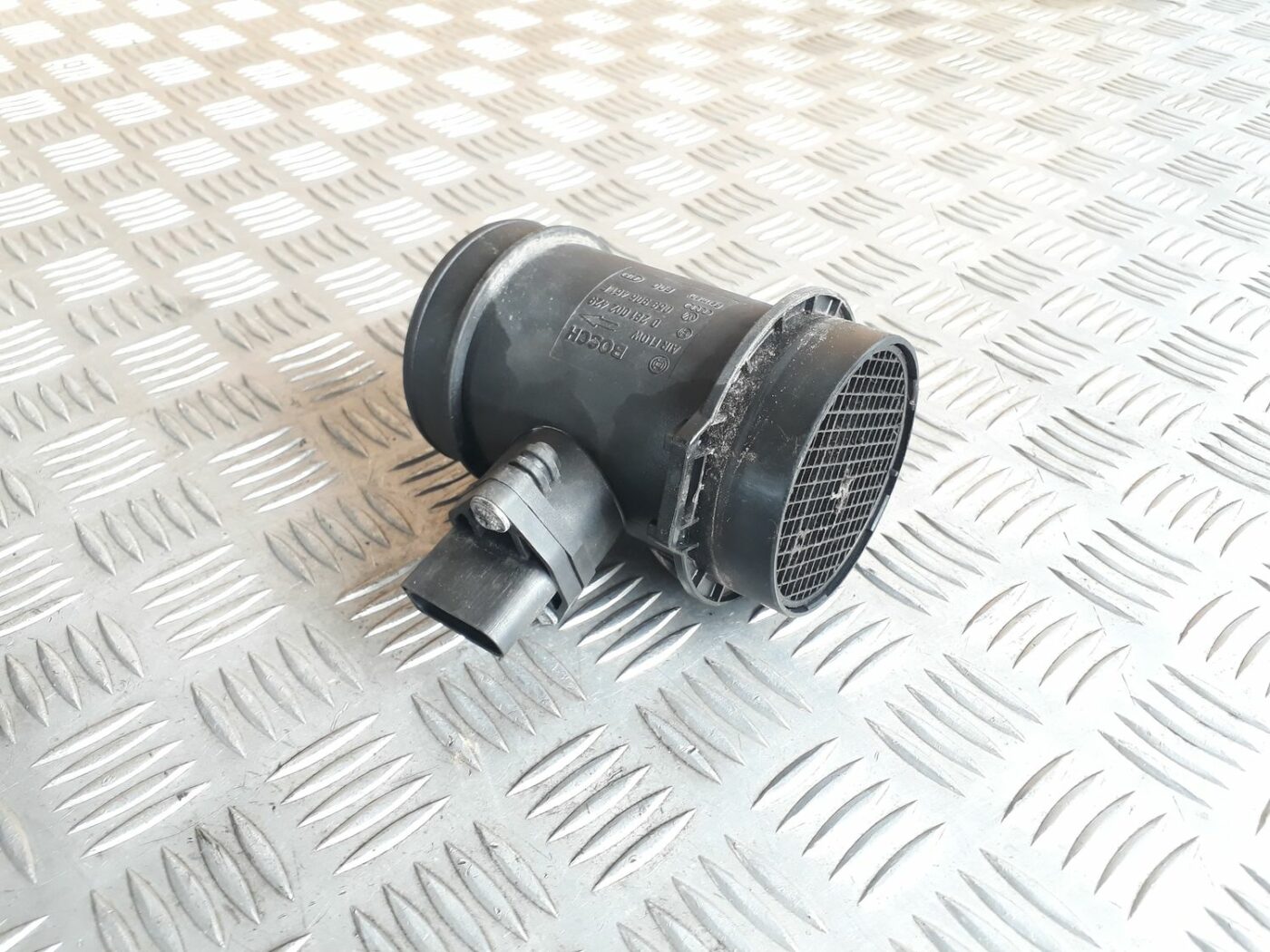 Gaisa plūsmas mērītājs priekš AUDI A4 2000 AVANT 1 Gaisa plūsmas mērītājs priekš AUDI A4 2000 AVANT