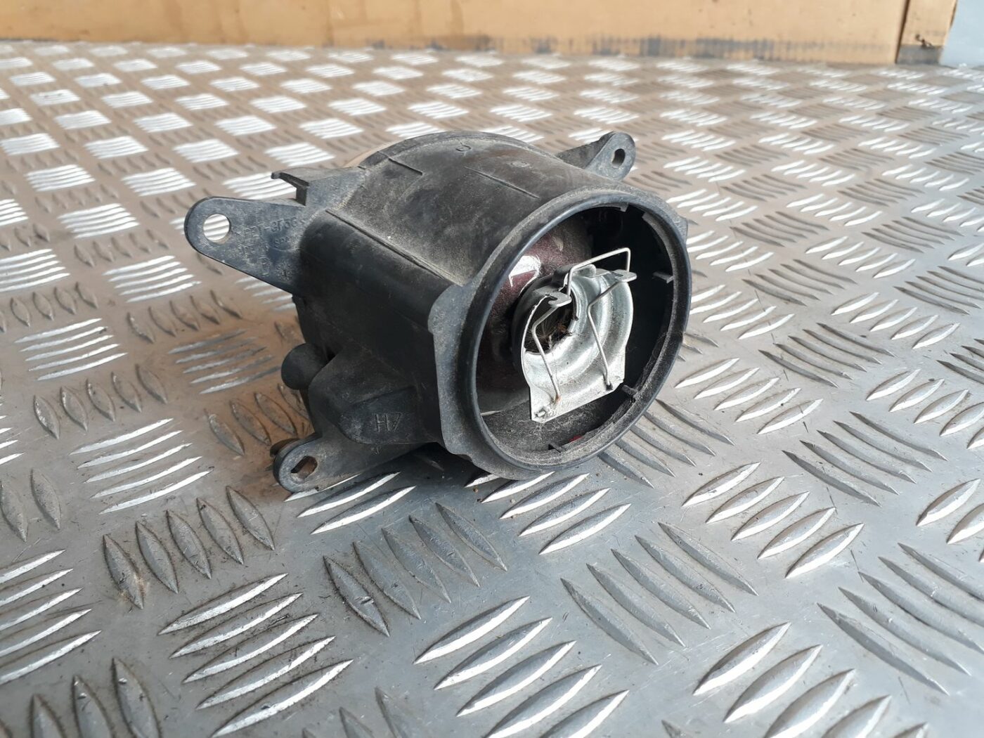 Miglas lukturis priekšā labajā pusē priekš AUDI A4 2000 AVANT 5 Miglas lukturis priekšā labajā pusē priekš AUDI A4 2000 AVANT