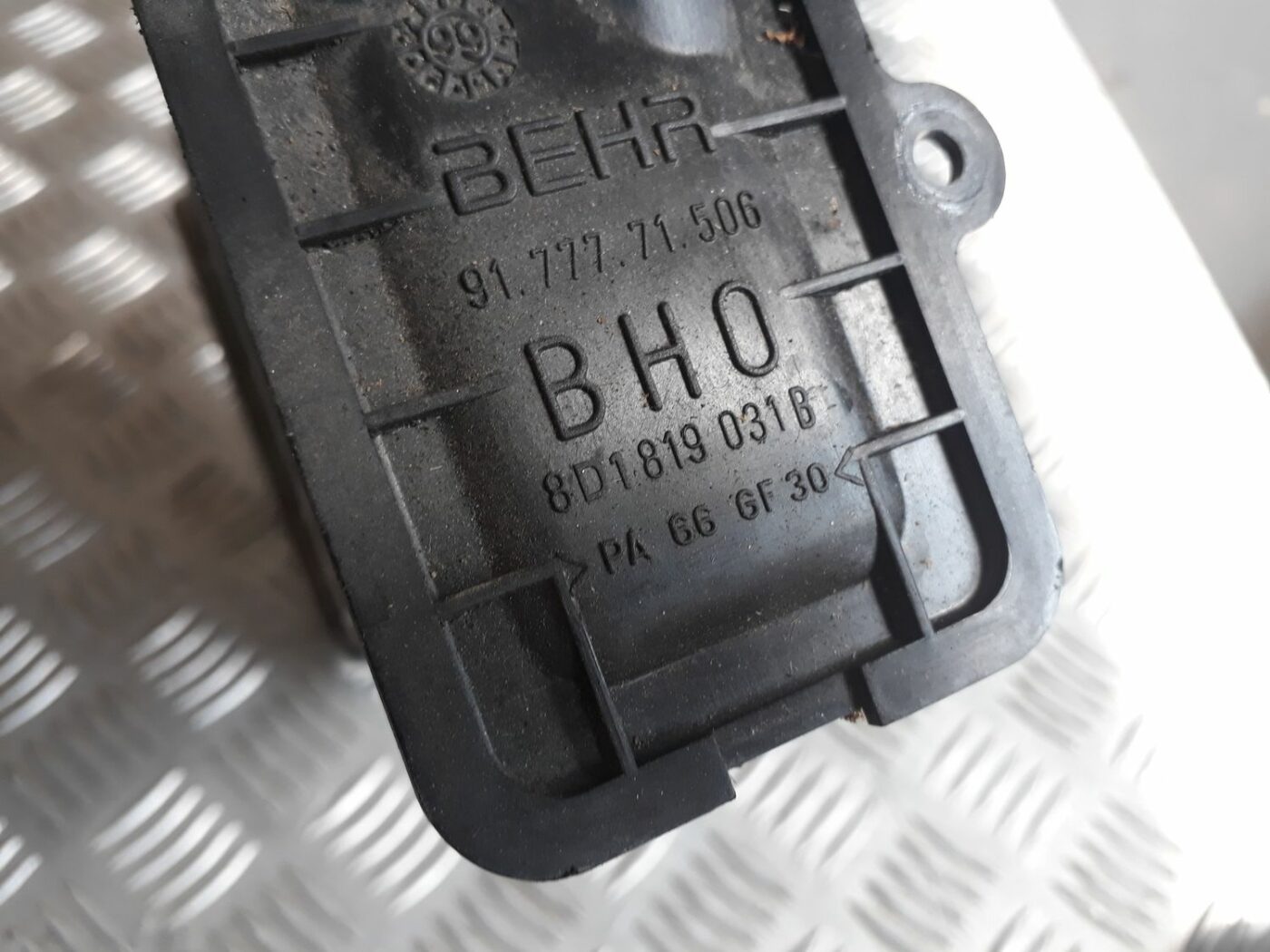 Apsildes sistēmas radiators priekš AUDI A4 2000 AVANT 3 Apsildes sistēmas radiators priekš AUDI A4 2000 AVANT