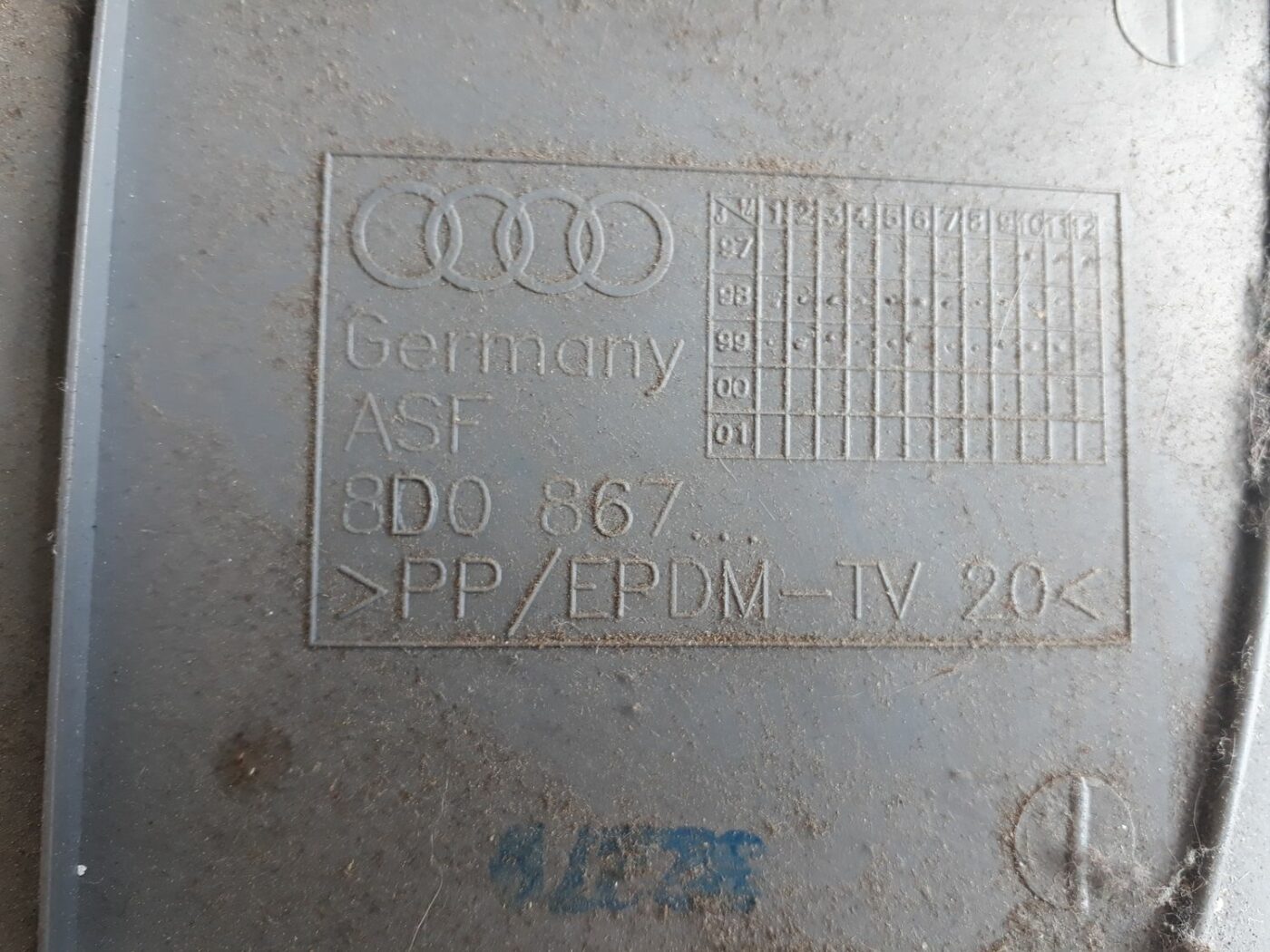 Vidējas salona statnes apdare priekš AUDI A4 2000 AVANT