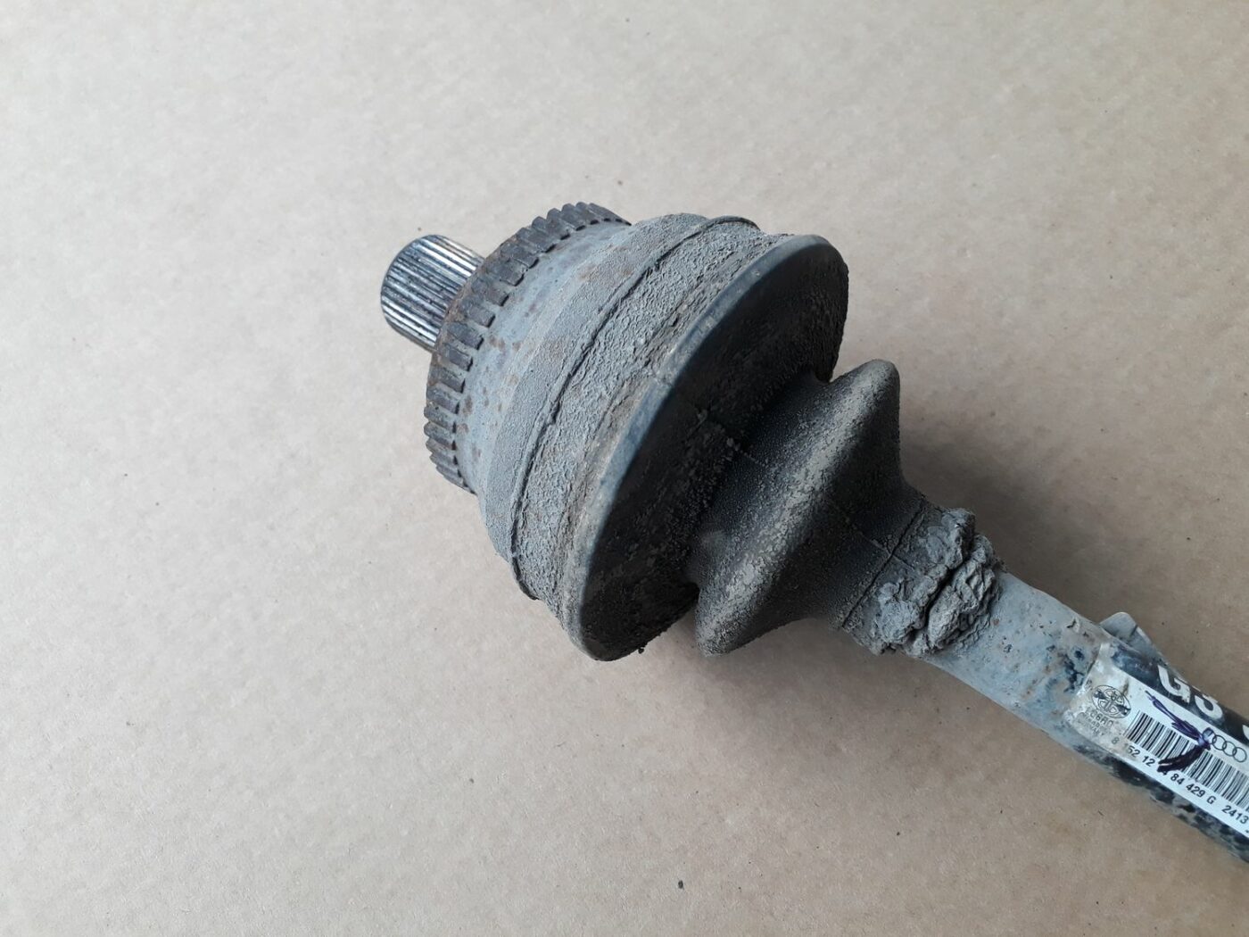 Pusass aizmugurē priekš AUDI A4 2000 AVANT 2 Pusass aizmugurē priekš AUDI A4 2000 AVANT