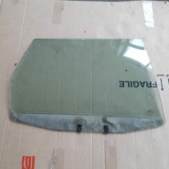 Aizmugurējo labo durvju stikls priekš AUDI A4 2000 AVANT