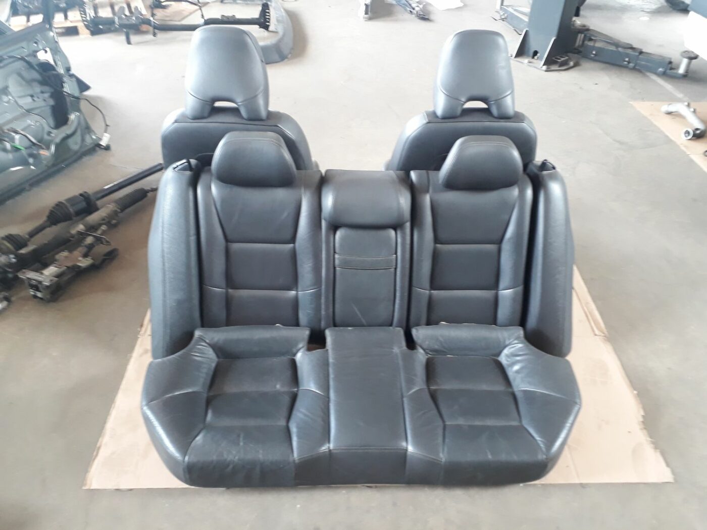 Sēdekļu komplekts priekš VOLVO S60 2007 2 Sēdekļu komplekts priekš VOLVO S60 2007