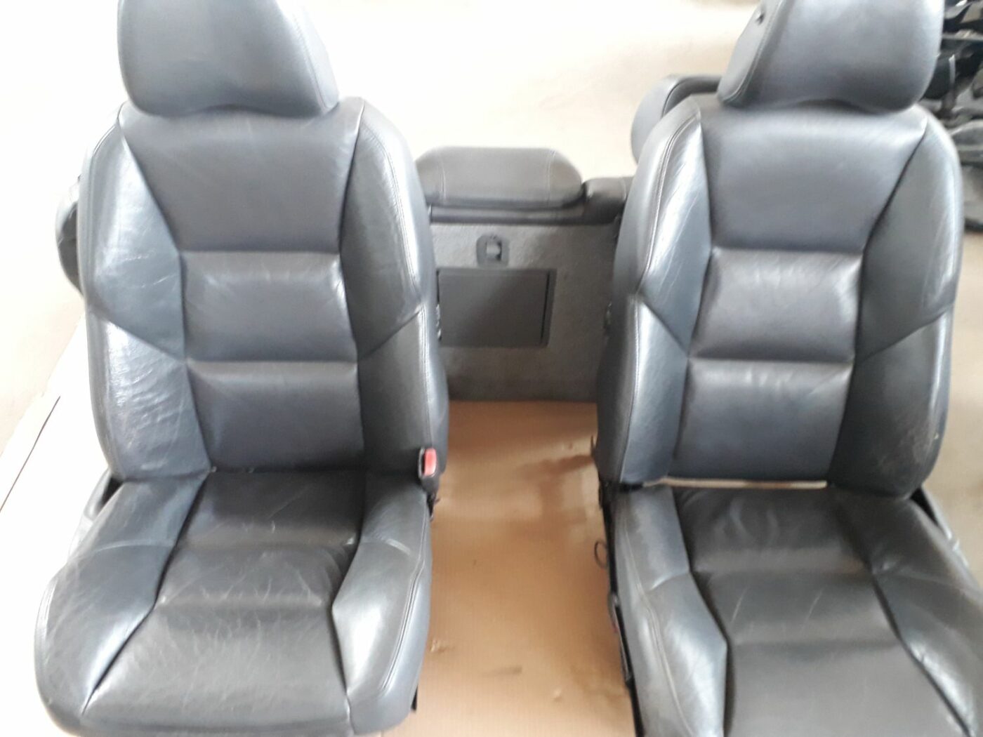 Sēdekļu komplekts priekš VOLVO S60 2007 4 Sēdekļu komplekts priekš VOLVO S60 2007