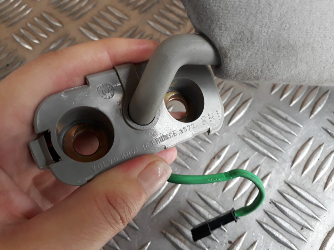 Saules aizsargs priekš VOLVO S60 2007 3 Saules aizsargs priekš VOLVO S60 2007