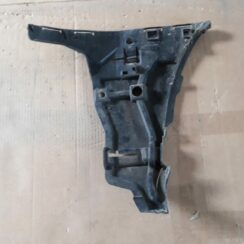 Priekšēja bufera labais kronšteins priekš VOLVO S60 2007