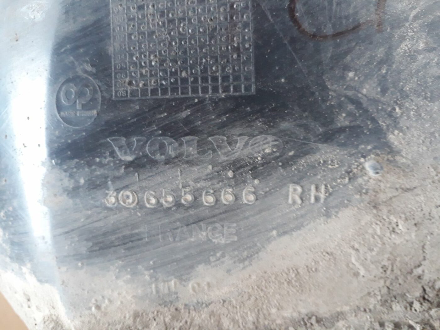 Priekšējais labais paspārns priekš VOLVO S60 2007 3 Priekšējais labais paspārns priekš VOLVO S60 2007