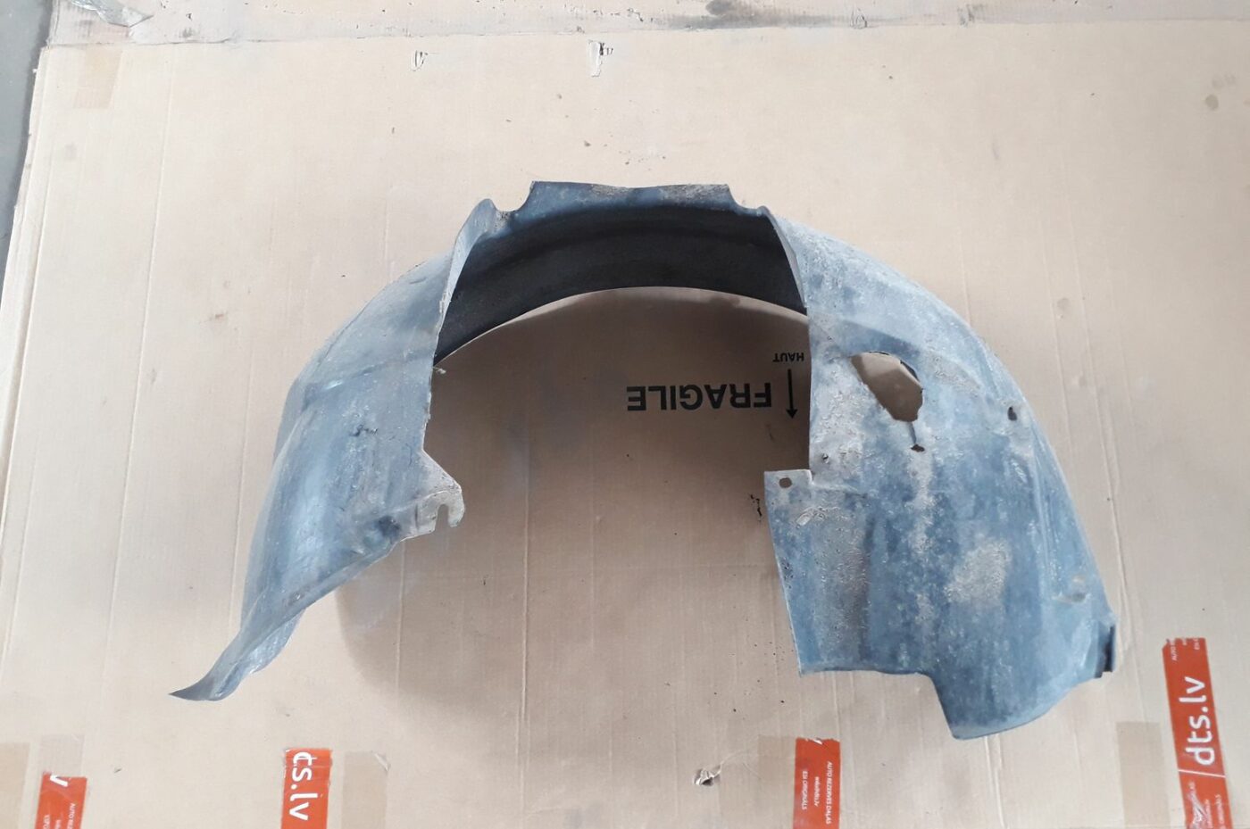 Priekšējais kreisais paspārns priekš VOLVO S60 2007