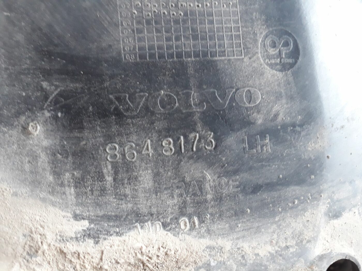 Priekšējais kreisais paspārns priekš VOLVO S60 2007