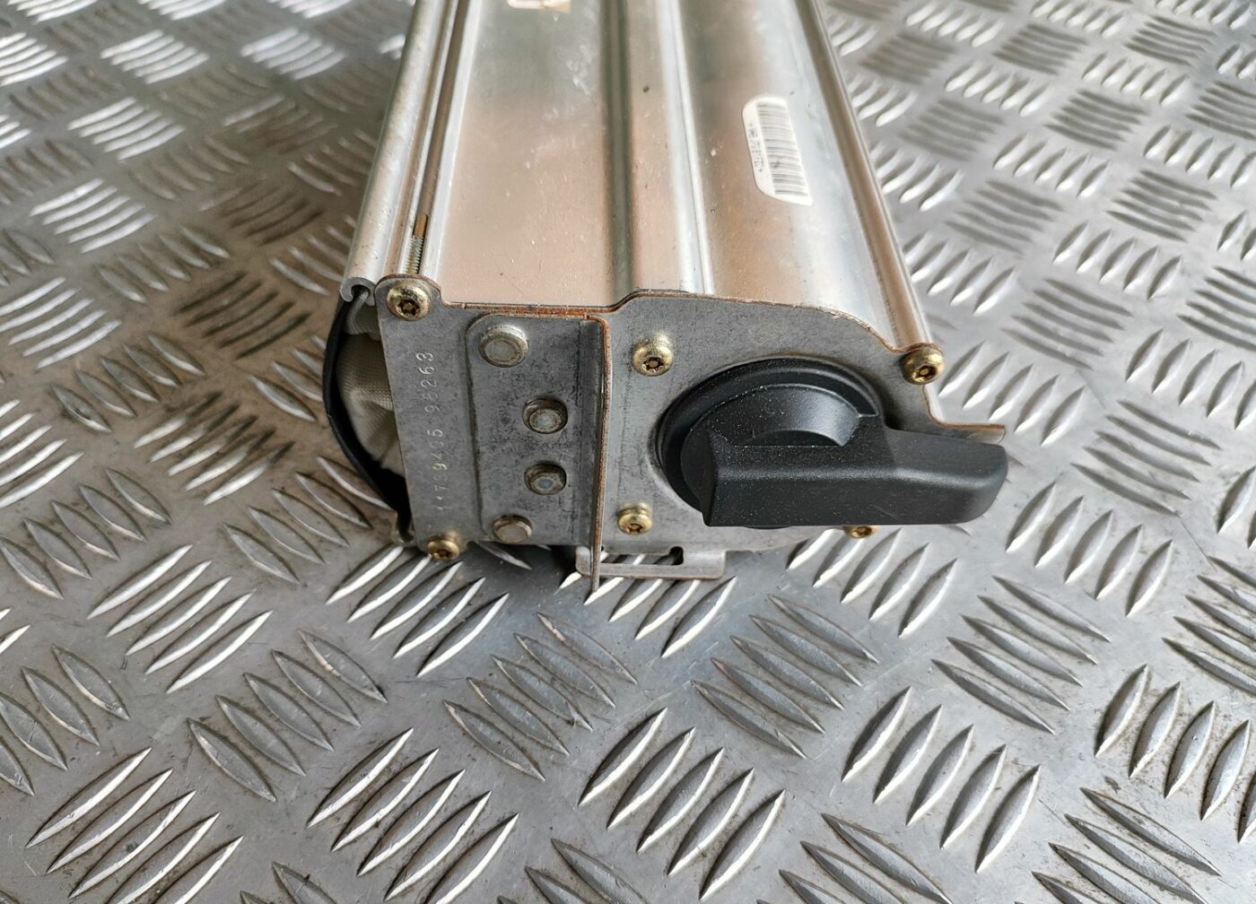 Mērinstrumentu paneļa drošības spilvens priekš VW GOLF IV 1999