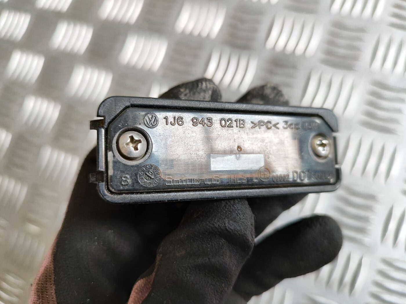 Numura zīmes apgaismojums priekš VW GOLF IV 1999