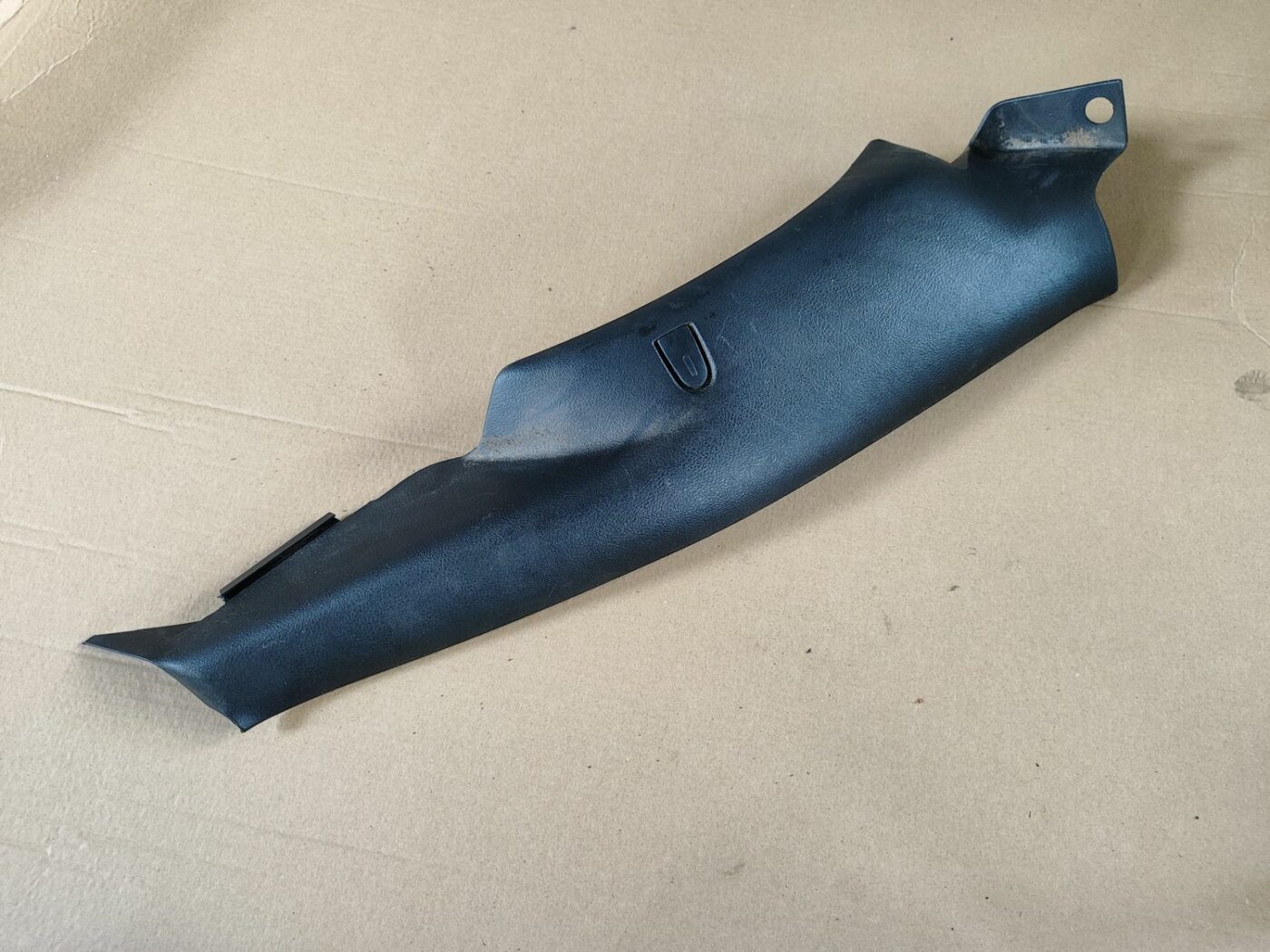 Sliekšņa aizmugurēja laba uzlika (salonā) priekš VW GOLF IV 1999