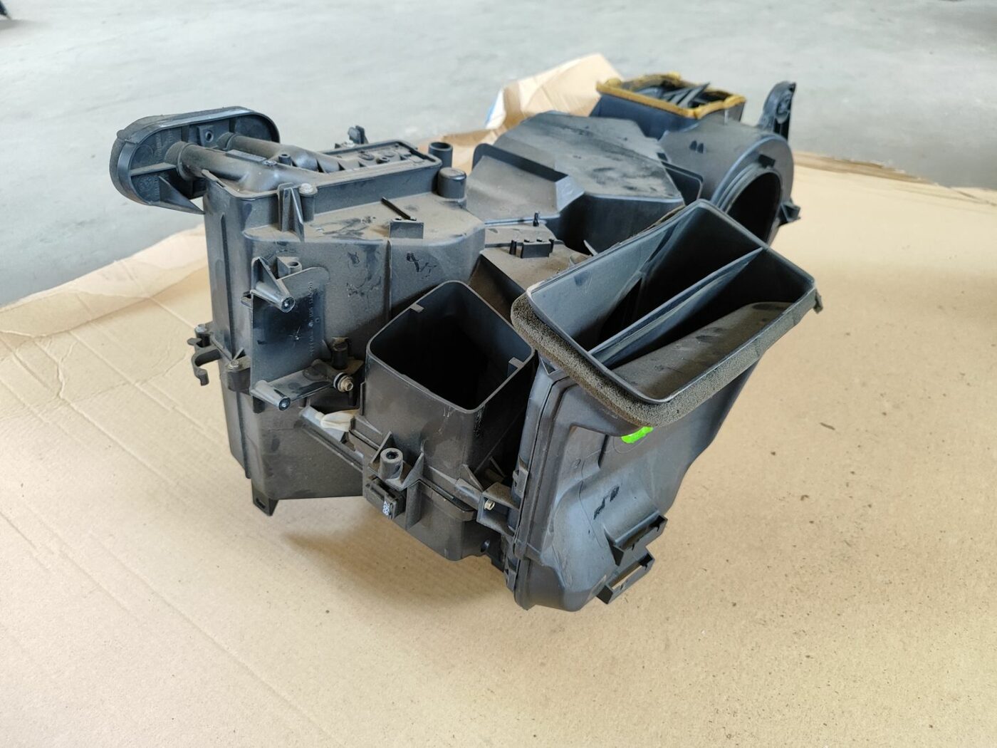 Salona sildītājs priekš VW GOLF IV 1999 6 Salona sildītājs priekš VW GOLF IV 1999