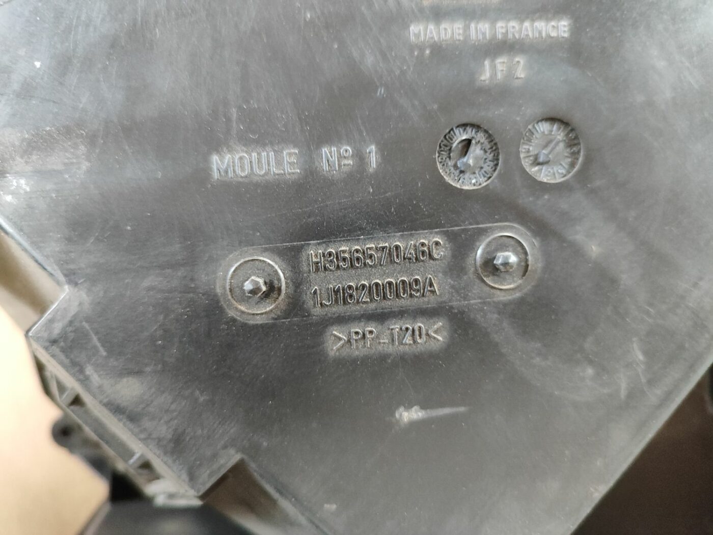 Salona sildītājs priekš VW GOLF IV 1999 4 Salona sildītājs priekš VW GOLF IV 1999