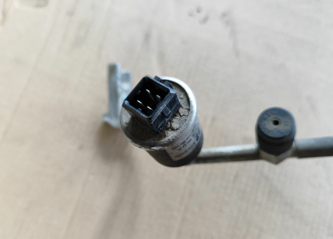 Gaisa kondicioniera galvenā caurule priekš VW GOLF IV 1999