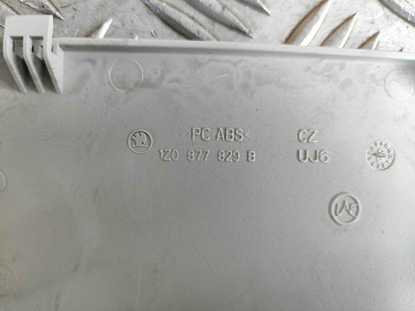 Skaņas sensors priekš SKODA OCTAVIA 2008 4 Skaņas sensors priekš SKODA OCTAVIA 2008