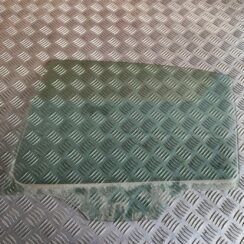 Aizmugurējo kreiso durvju stikls priekš SKODA OCTAVIA 2008