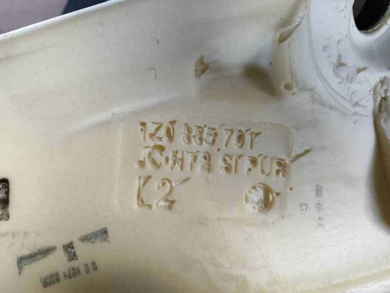 Aizmugurējais sēdeklis priekš SKODA OCTAVIA 2008