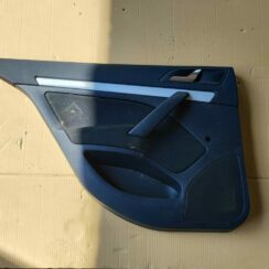 Aizmugurējo kreiso durvju apdare priekš SKODA OCTAVIA 2008