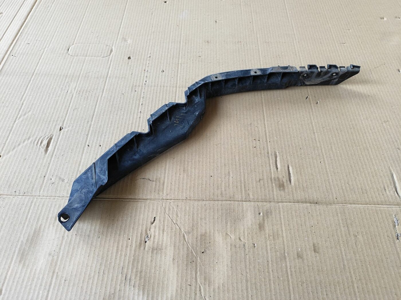 Priekšēja bufera kronšteins priekš SKODA OCTAVIA 2008 1 Priekšēja bufera kronšteins priekš SKODA OCTAVIA 2008