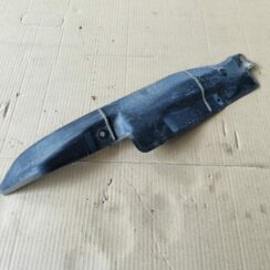 Ieliktņis starp spārnu un durvīm priekš SKODA OCTAVIA 2008