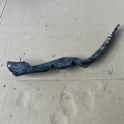 Priekšēja bufera kronšteins priekš SKODA OCTAVIA 2008