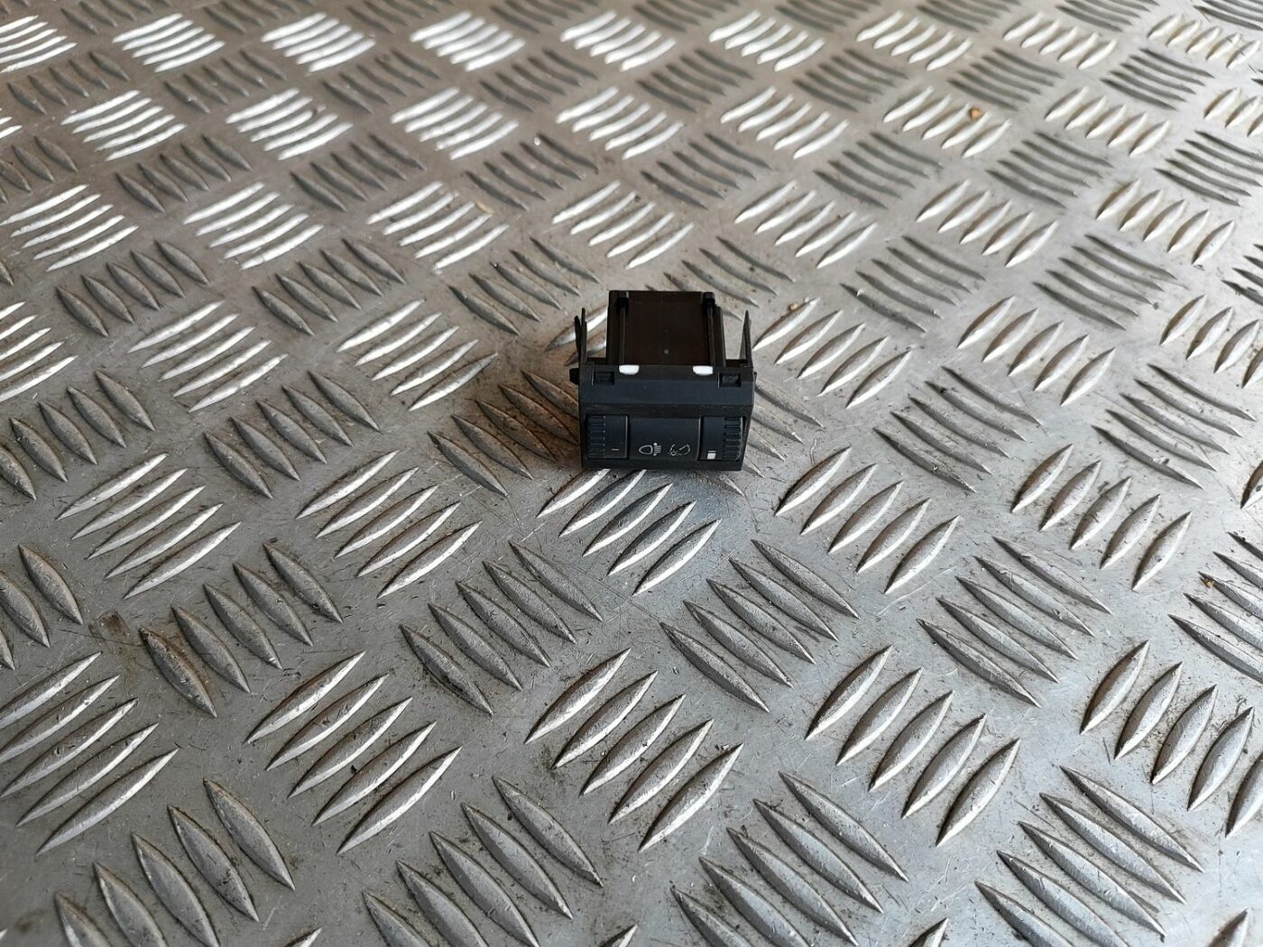 Lukturu augstuma regulēšanas poga priekš SKODA OCTAVIA 2008 1 Lukturu augstuma regulēšanas poga priekš SKODA OCTAVIA 2008