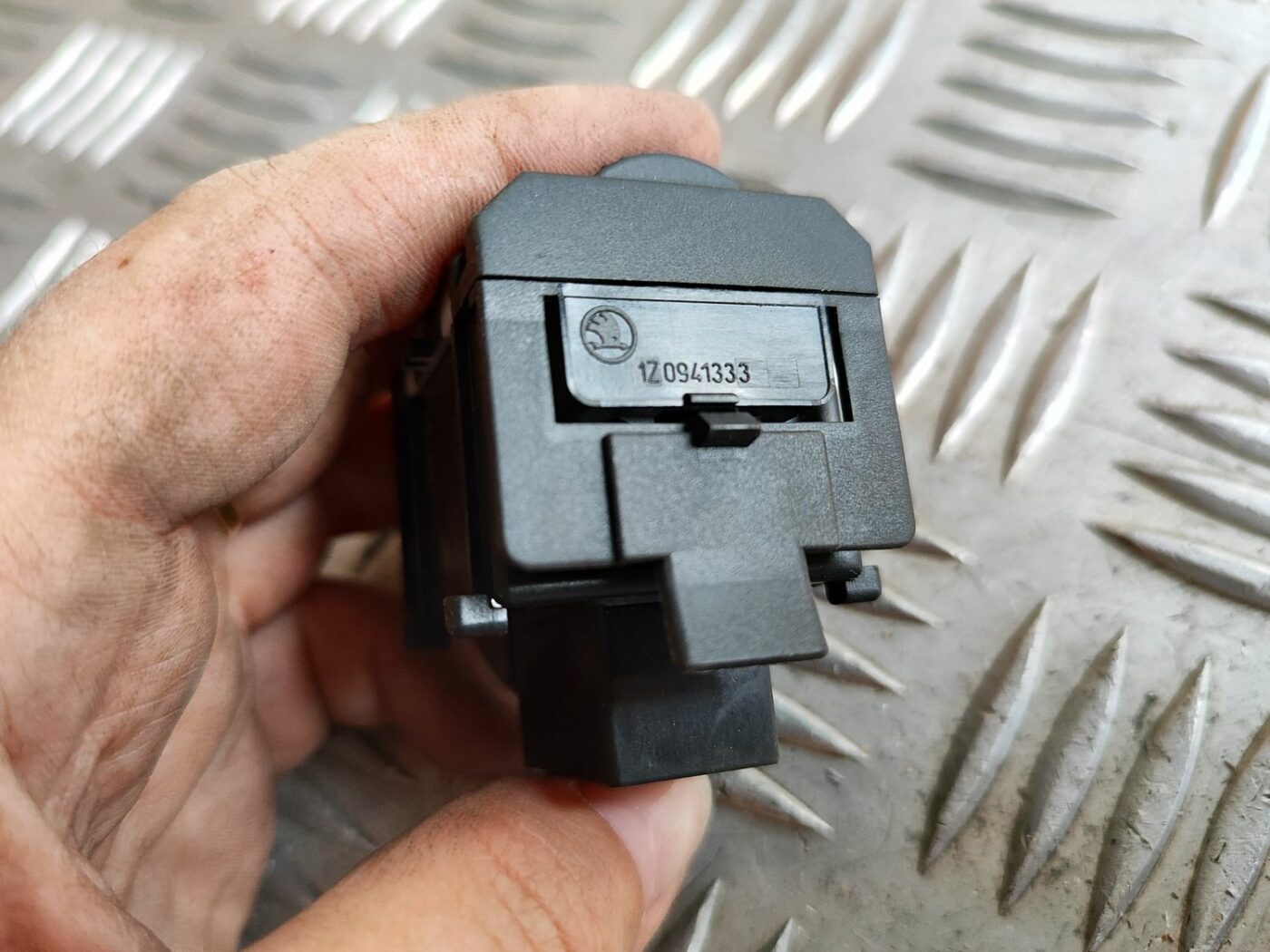 Lukturu augstuma regulēšanas poga priekš SKODA OCTAVIA 2008 3 Lukturu augstuma regulēšanas poga priekš SKODA OCTAVIA 2008