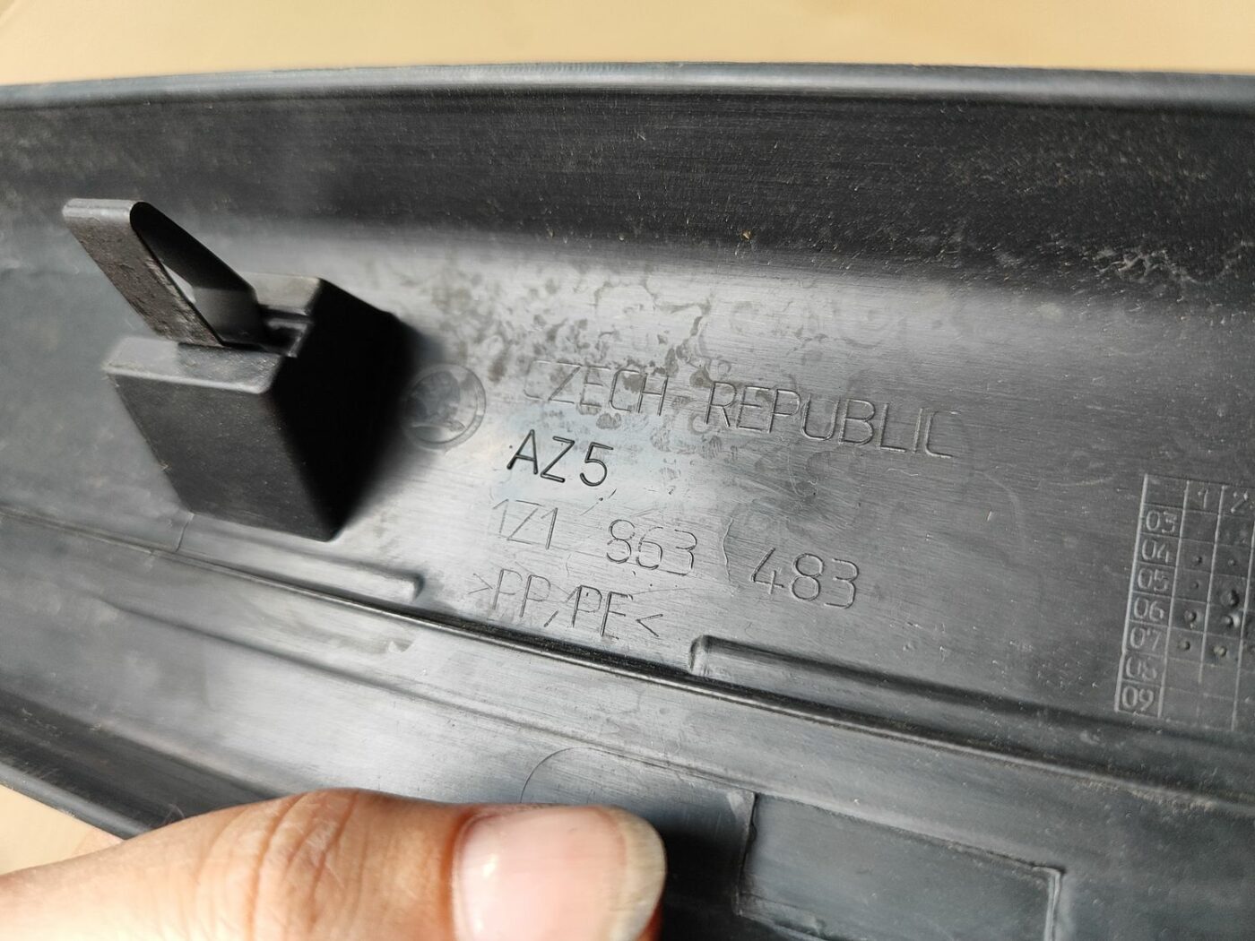 Sliekšņa priekšēja kreisa uzlika (salonā) priekš SKODA OCTAVIA 2008