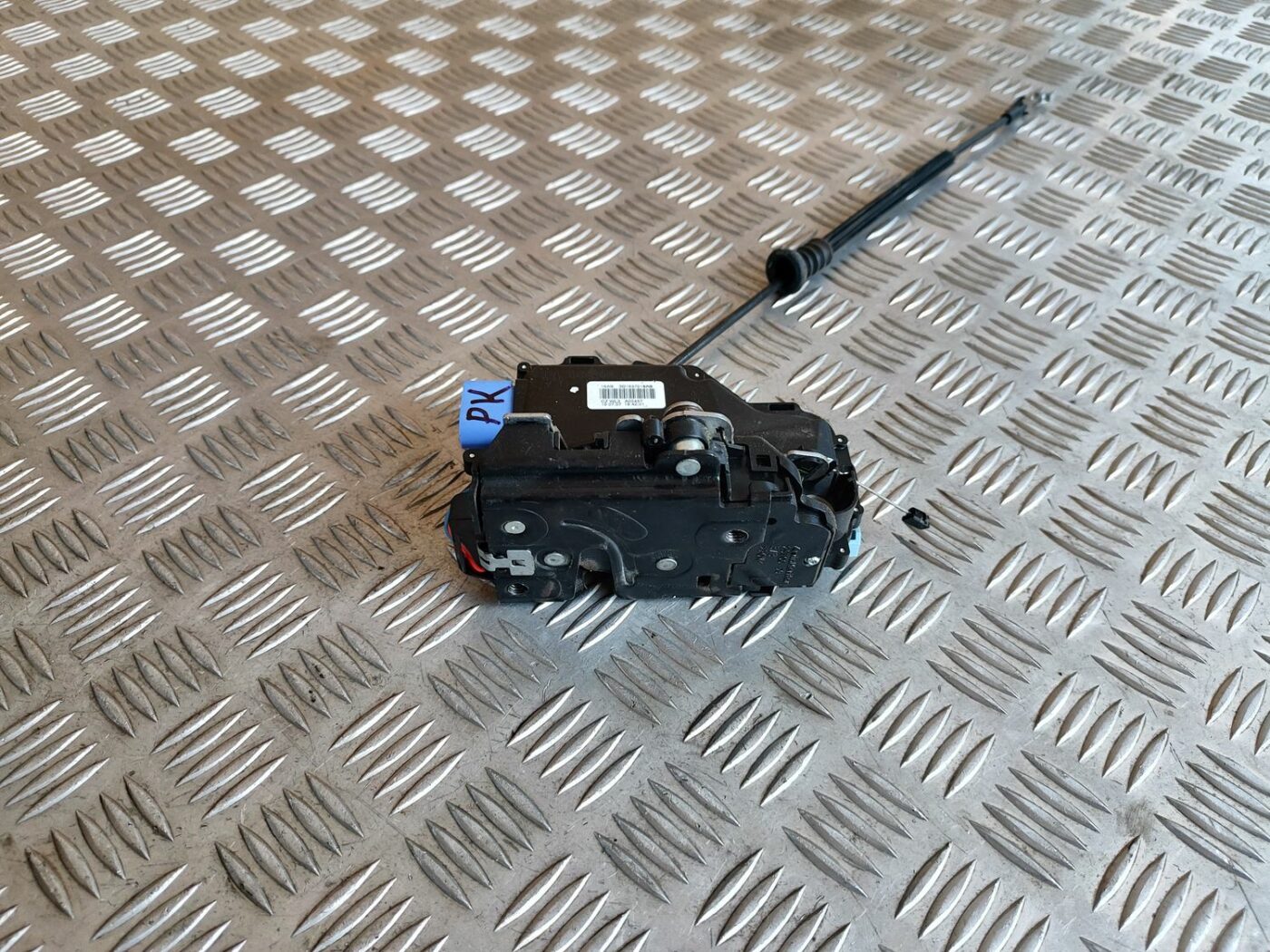 Priekšējo kreiso durvju slēdzene priekš SKODA OCTAVIA 2008