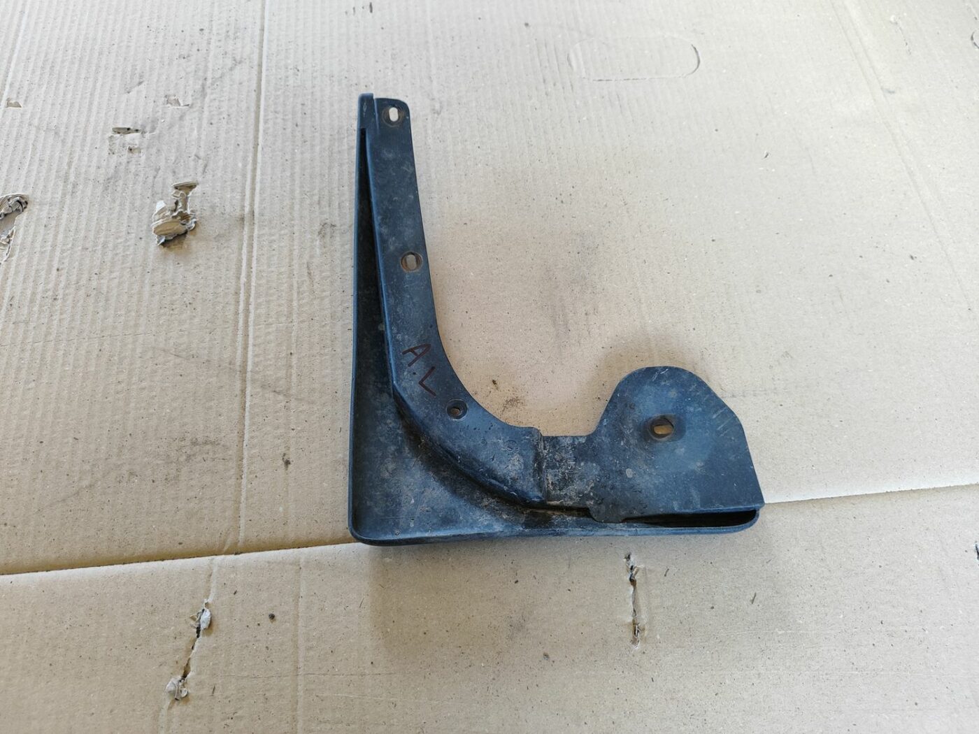 Aizmugurējais labais dubļusargs priekš SKODA OCTAVIA 2008