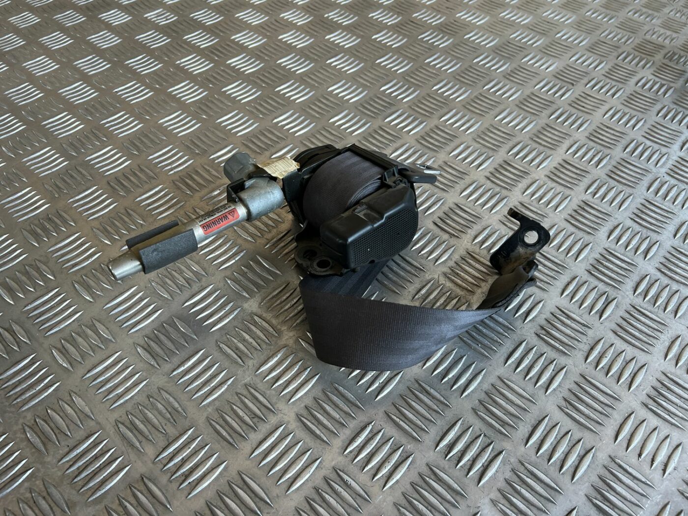 Aizmugurējā labā drošības josta priekš VOLVO S60 2007