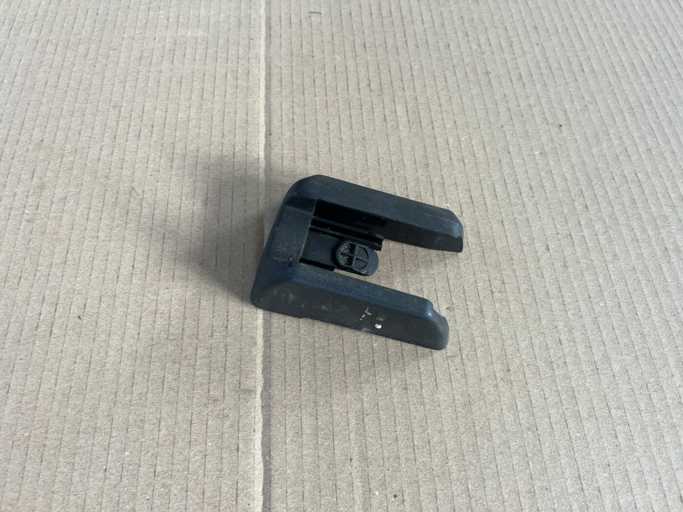 Salona plastmasa priekš VOLVO S60 2007 1 Salona plastmasa priekš VOLVO S60 2007