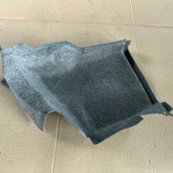 Bagāžnieka nodalījuma sānu apdare priekš VOLVO S60 2007