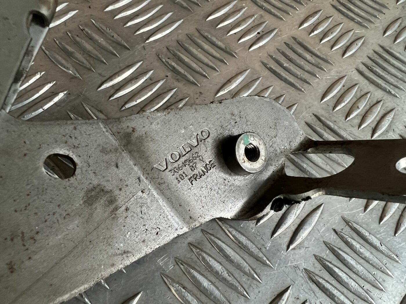 Stāvbremzes svira priekš VOLVO S60 2007