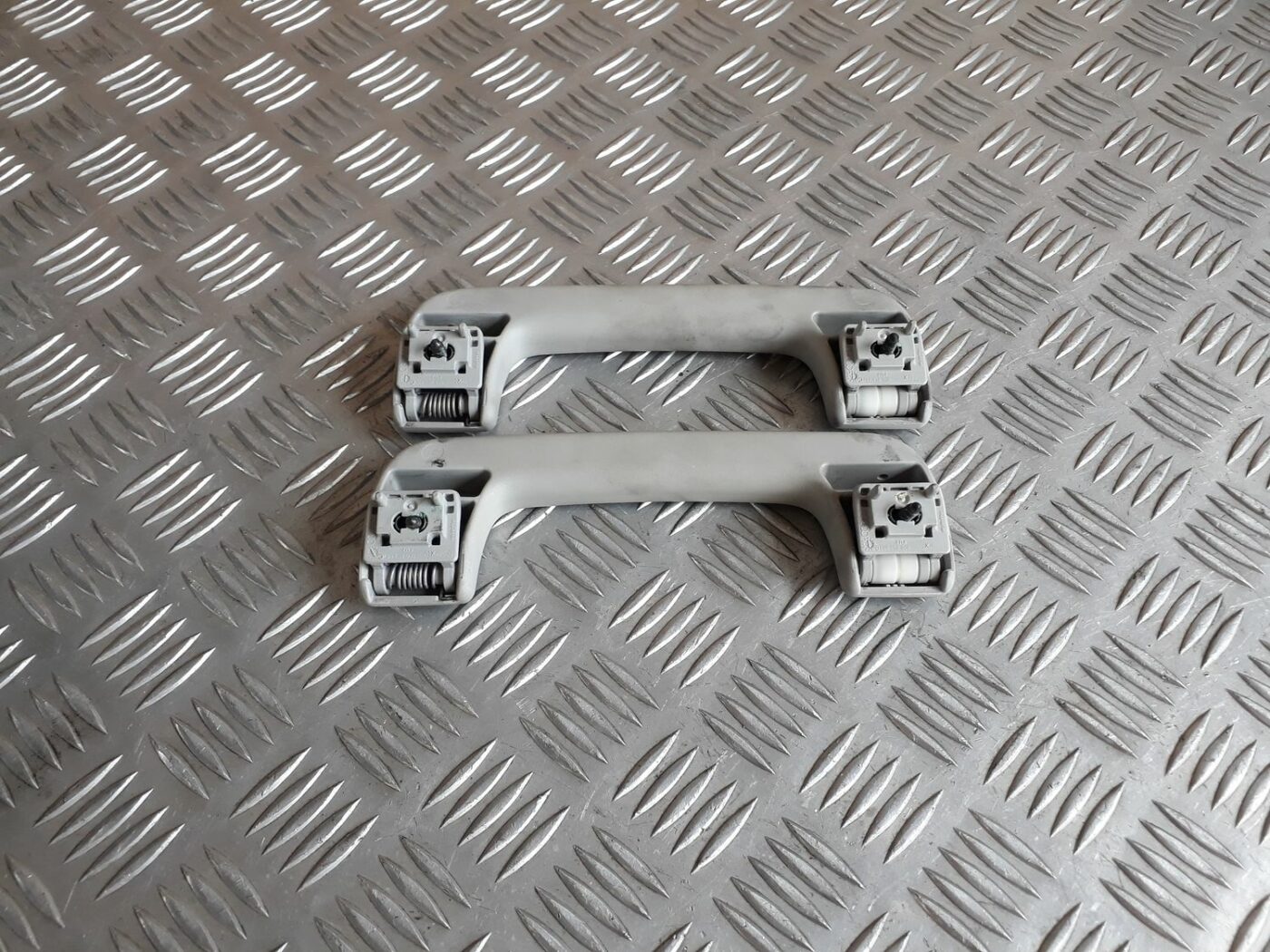 Salona rokturis griestos priekš AUDI A6 AVANT 2006