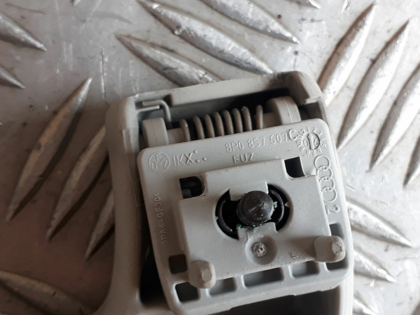 Salona rokturis griestos priekš AUDI A6 AVANT 2006