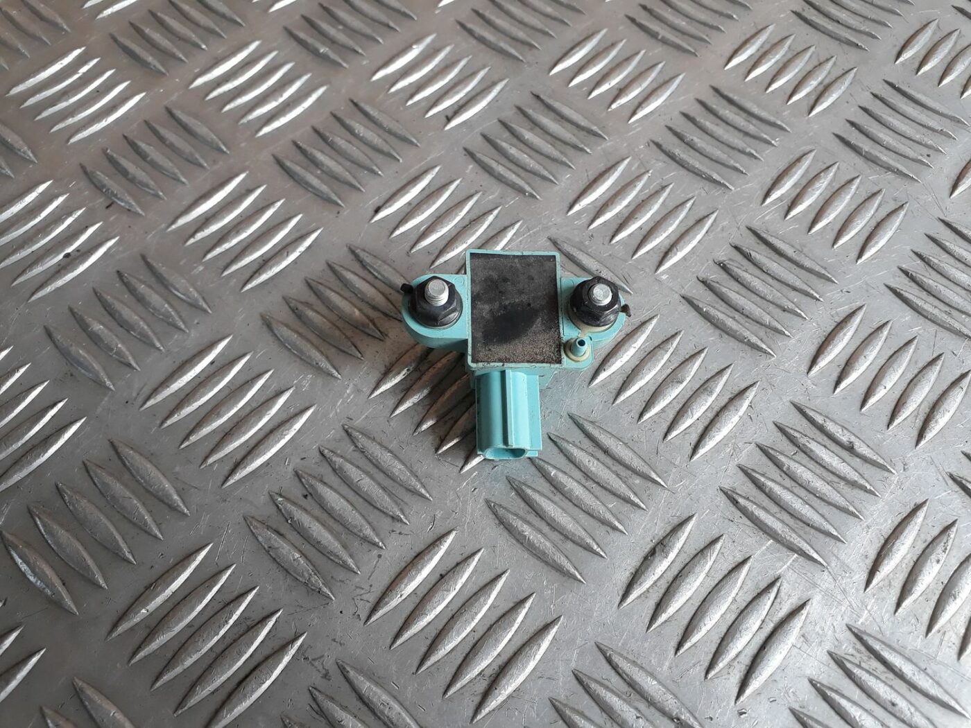 Drošības spilvena trieciensensors priekš AUDI A6 AVANT 2006 2 Drošības spilvena trieciensensors priekš AUDI A6 AVANT 2006