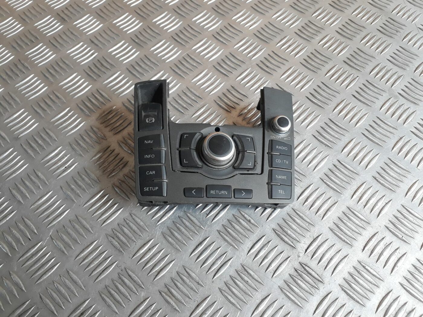 Multimēdijas vadības bloks priekš AUDI A6 AVANT 2006 1 Multimēdijas vadības bloks priekš AUDI A6 AVANT 2006