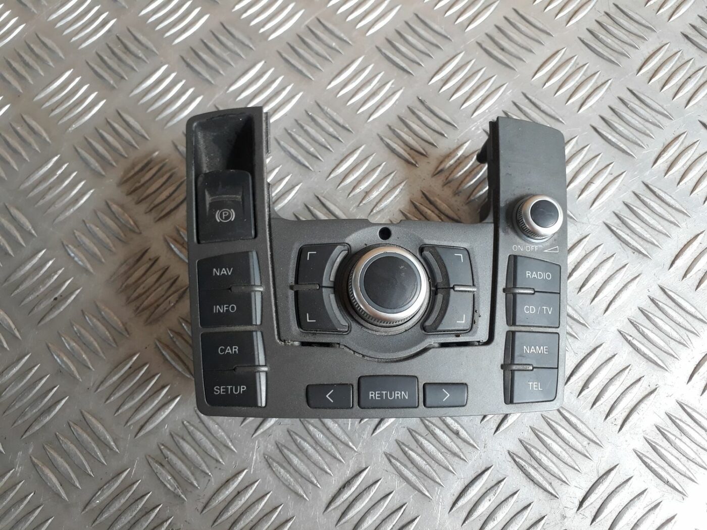 Multimēdijas vadības bloks priekš AUDI A6 AVANT 2006 2 Multimēdijas vadības bloks priekš AUDI A6 AVANT 2006