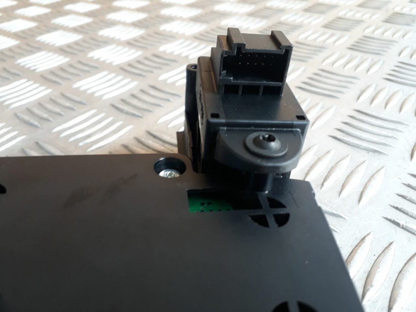 Multimēdijas vadības bloks priekš AUDI A6 AVANT 2006 4 Multimēdijas vadības bloks priekš AUDI A6 AVANT 2006