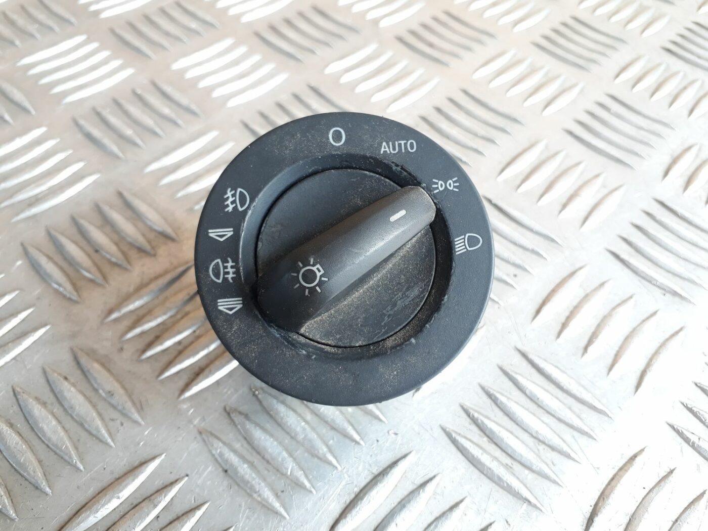 Gaismas slēdzis priekš AUDI A6 AVANT 2006 2 Gaismas slēdzis priekš AUDI A6 AVANT 2006