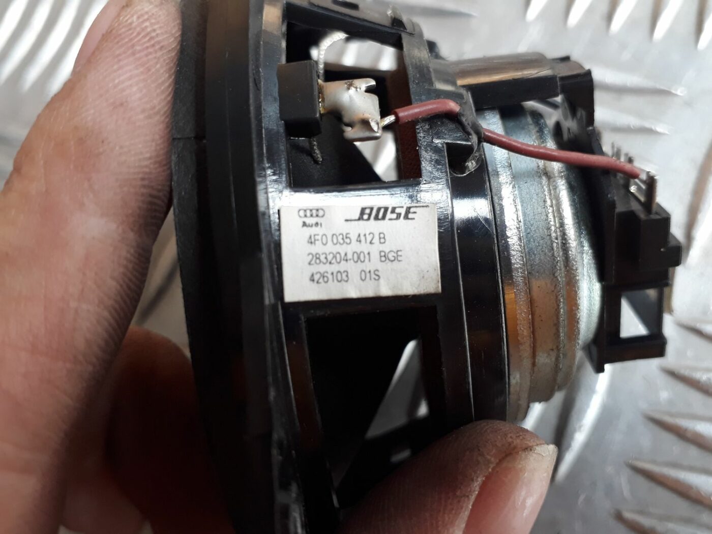 Mērinstrumentu paneļa skaļrunis priekš AUDI A6 AVANT 2006 3 Mērinstrumentu paneļa skaļrunis priekš AUDI A6 AVANT 2006