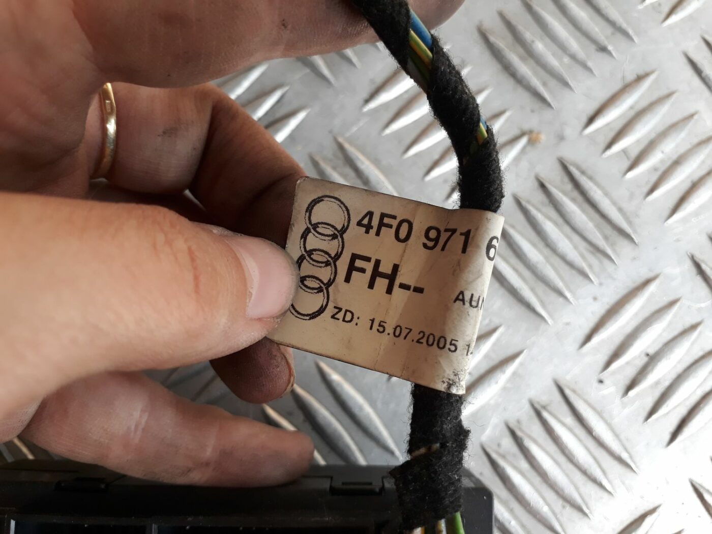 Priekšējo kreiso durvju vadības bloks priekš AUDI A6 AVANT 2006 4 Priekšējo kreiso durvju vadības bloks priekš AUDI A6 AVANT 2006