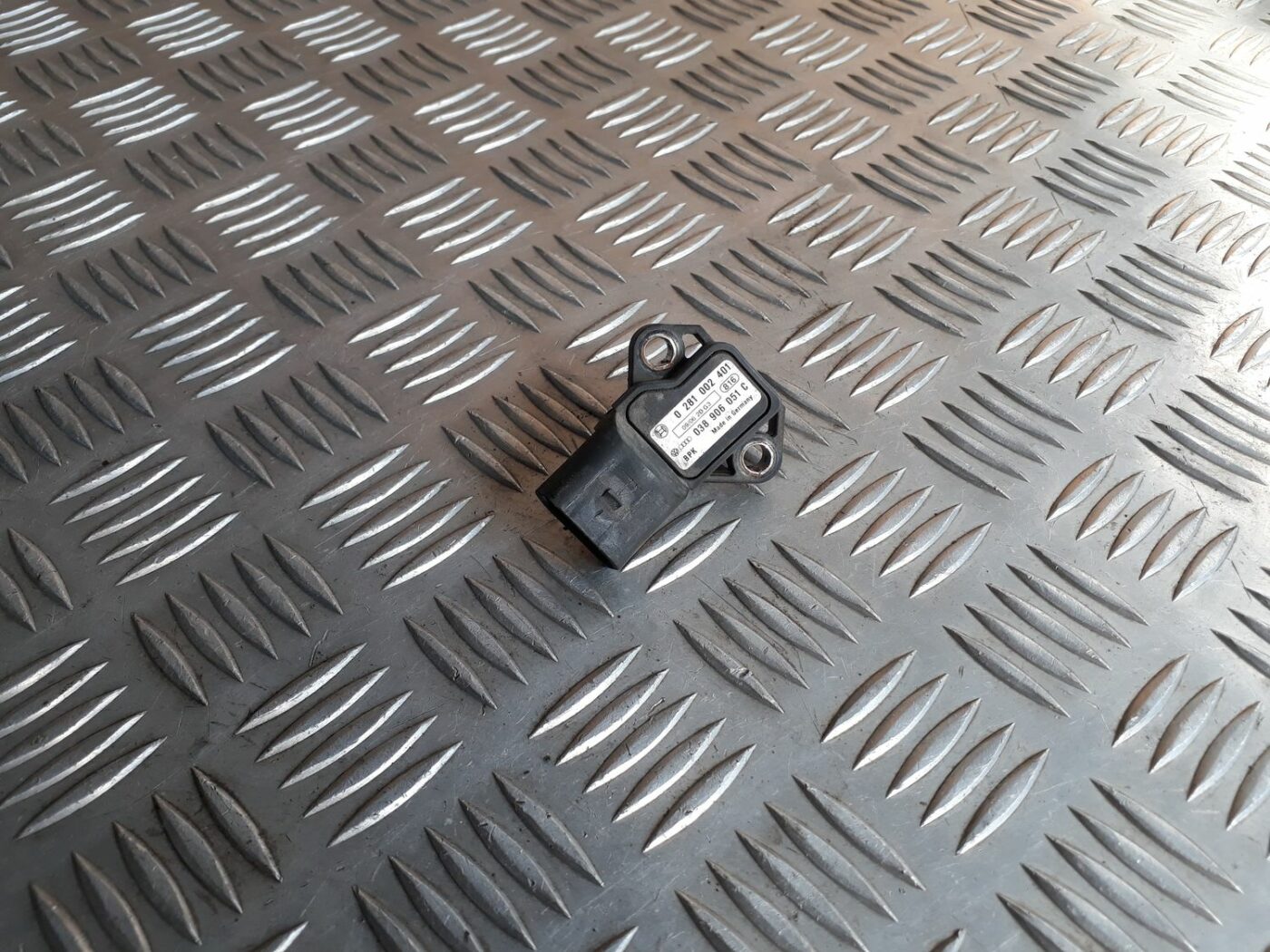 Ieplūdes kolektora spiediena devējs priekš AUDI A6 AVANT 2006 1 Ieplūdes kolektora spiediena devējs priekš AUDI A6 AVANT 2006