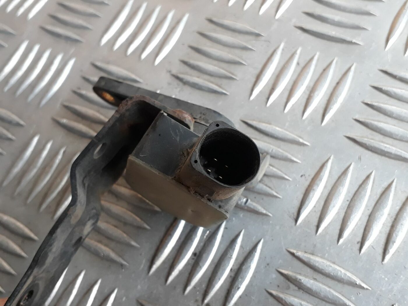 Lukturu diapazona korekcijas sensors, priekšā priekš AUDI A6 AVANT 2006