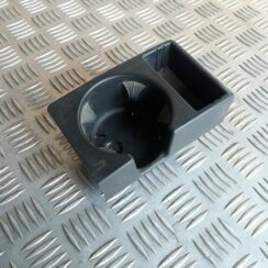 Krūzes turētājs priekš AUDI A6 AVANT 2006